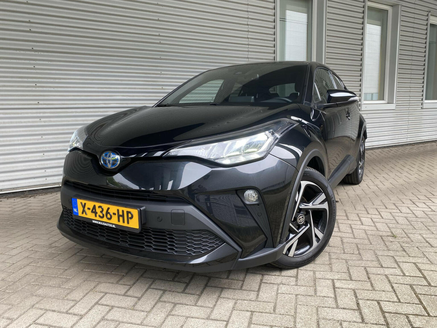 Toyota-C-HR-1